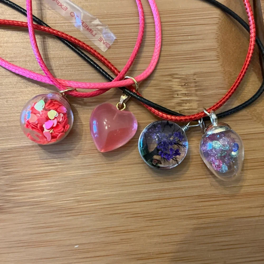 Set of 4 Pendant Necklace
